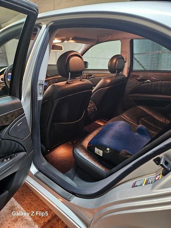 Gebraucht Mercedes E320 Avantgarde 204 PS (150 kW) 2004 Silber Limousine