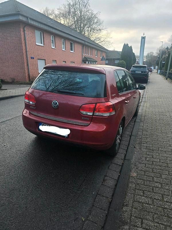Gebraucht VW Golf VI 75 PS (55 kW) 2010 Rot Kleinwagen