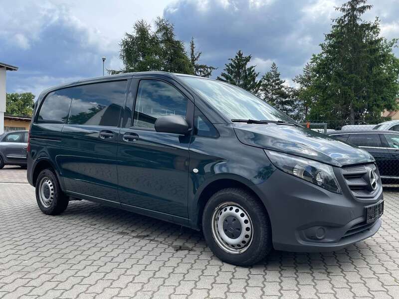 Granitgrün Gebraucht 2017 Mercedes Vito Van / Kleinbus | 14.999 € (Guter Preis) - Bild 1/4