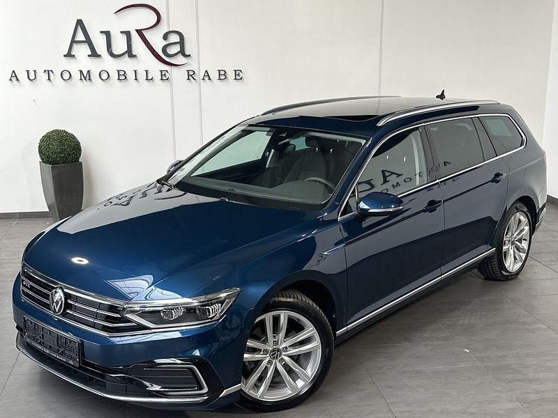 Aquamarinblau Gebraucht 2022 VW Passat GTE Kombi | 25.989 € (Fairer Preis) - Bild 1/4
