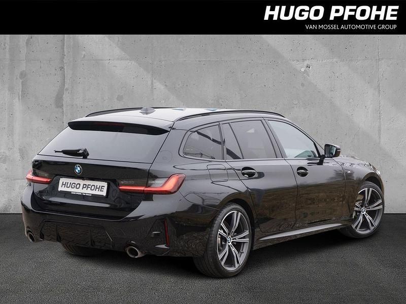 Gebraucht BMW 330 M Sport 286 PS (210 kW) 2024 Black sapphire metallic Kombi