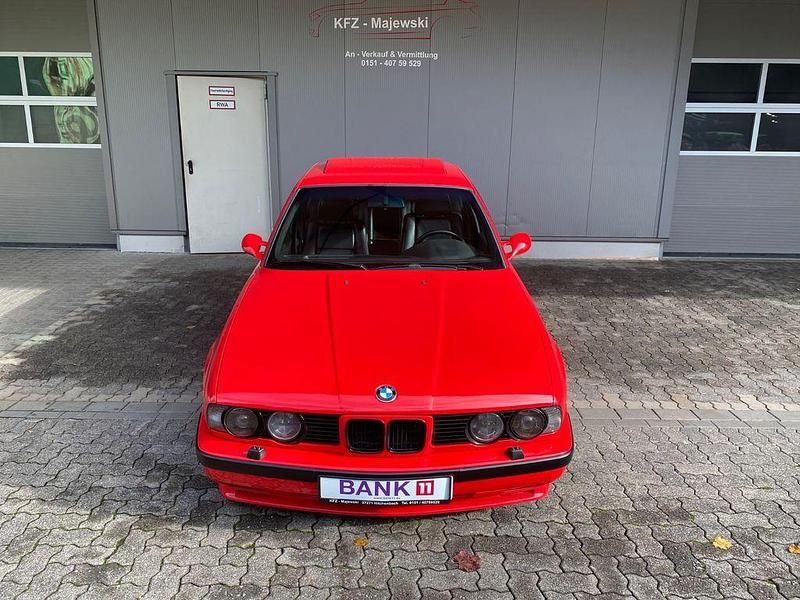 Gebraucht BMW M5 Performance 315 PS (231 kW) 1991 Rot Limousine