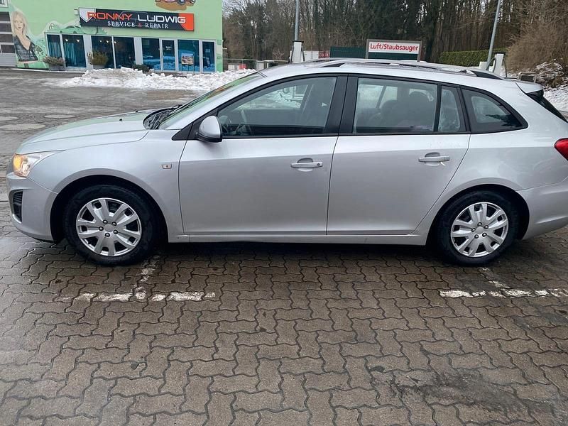 Gebraucht Chevrolet Cruze 124 PS (91 kW) 2013 Silber Kombi