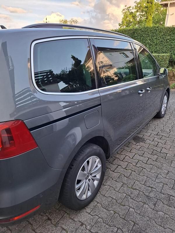 Gebraucht VW Sharan 177 PS (130 kW) 2015 Grau Van / Kleinbus