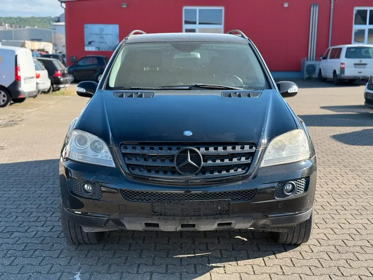 Gebraucht Mercedes ML280 190 PS (139 kW) 2006 Schwarz SUV