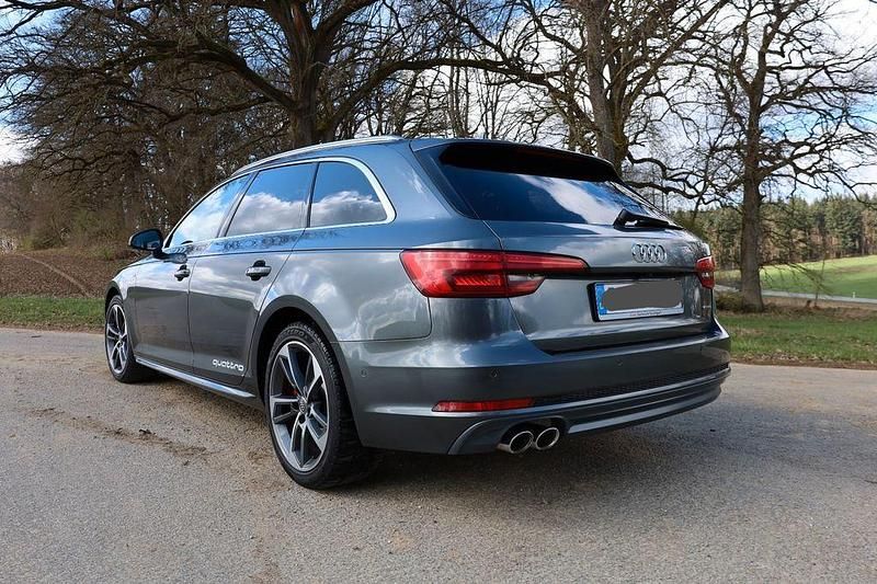 Gebraucht Audi A4 Sport 190 PS (139 kW) 2016 Grau Kombi