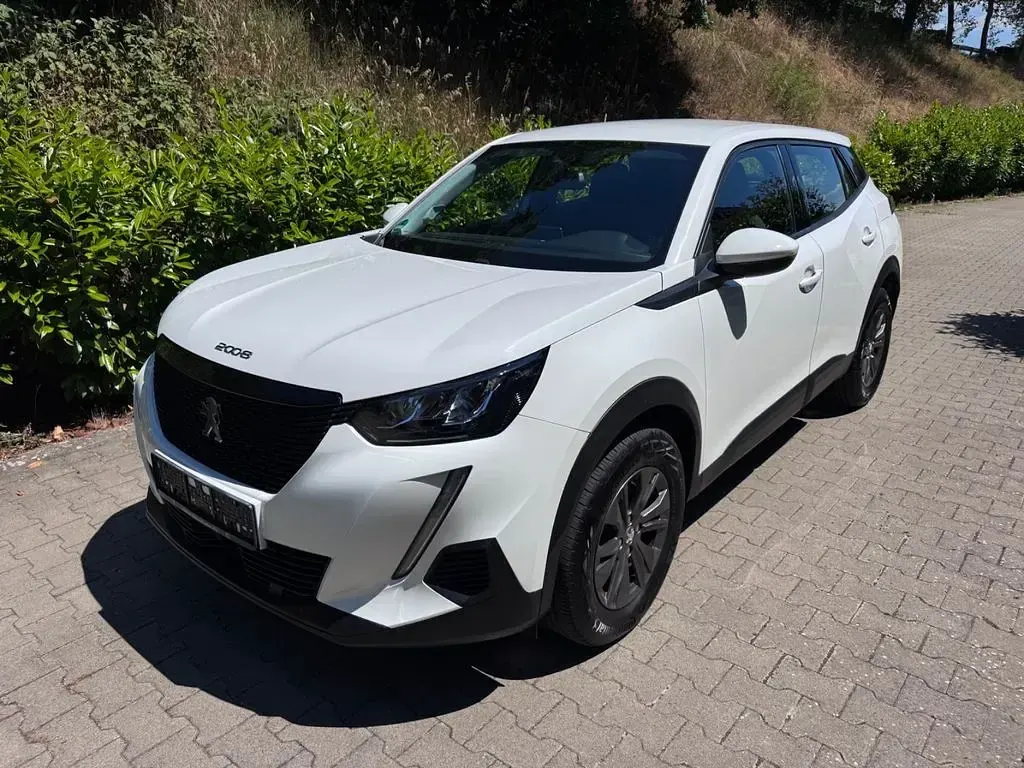 Gebraucht Peugeot 2008 131 PS (96 kW) 2021 Weiß SUV