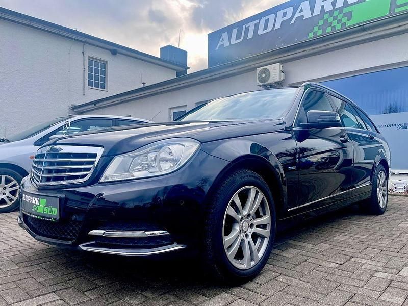 Gebraucht Mercedes C180 156 PS (114 kW) 2011 Schwarz Kombi