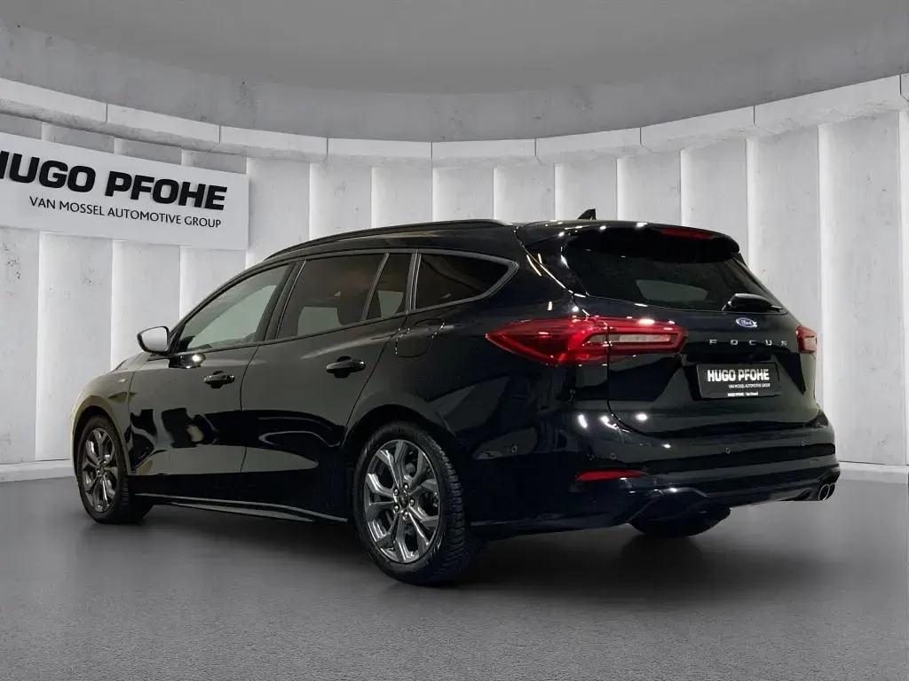 Gebraucht Ford Focus ST-Line X 116 PS (85 kW) 2024 Schwarz Limousine