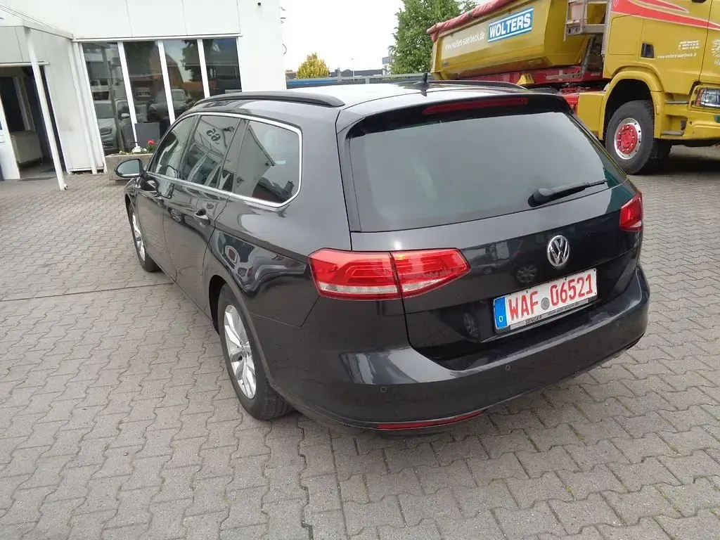 Gebraucht VW Passat Comfortline 150 PS (110 kW) 2017 Grau Kombi