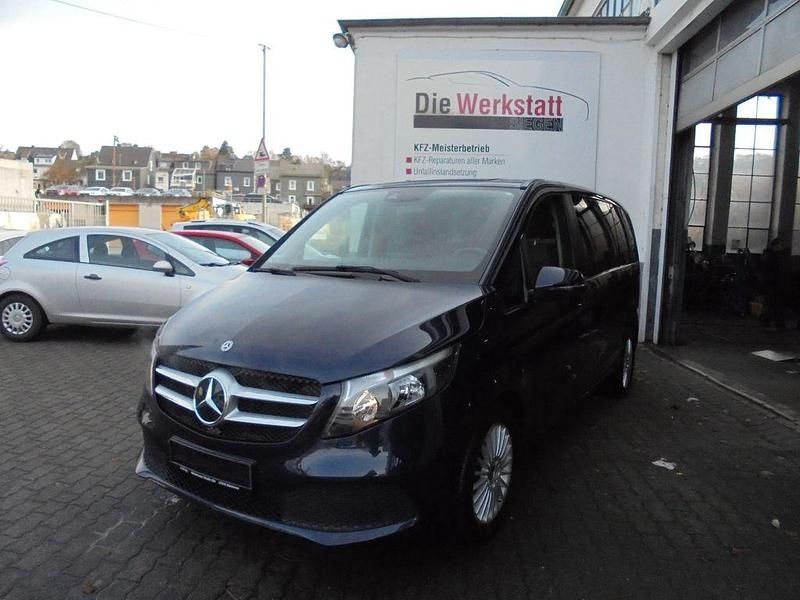 Gebraucht Mercedes V250 Edition 190 PS (139 kW) 2020 Blau Van / Kleinbus