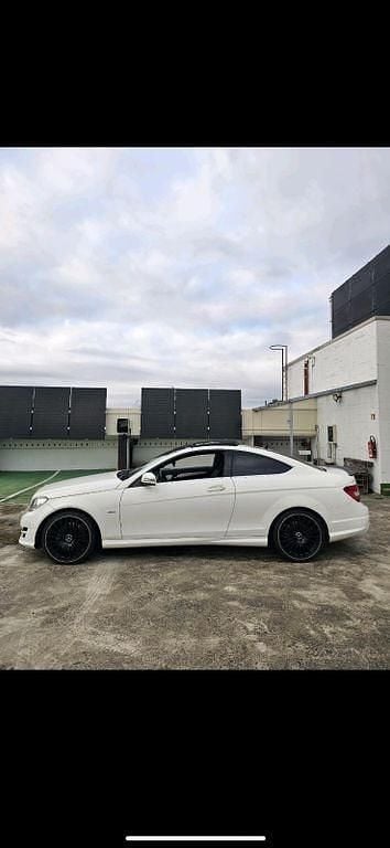 Weiß Gebraucht 2011 Mercedes C350 Edition 1 Coupé | 19.999 € (Teuer) - Bild 1/4