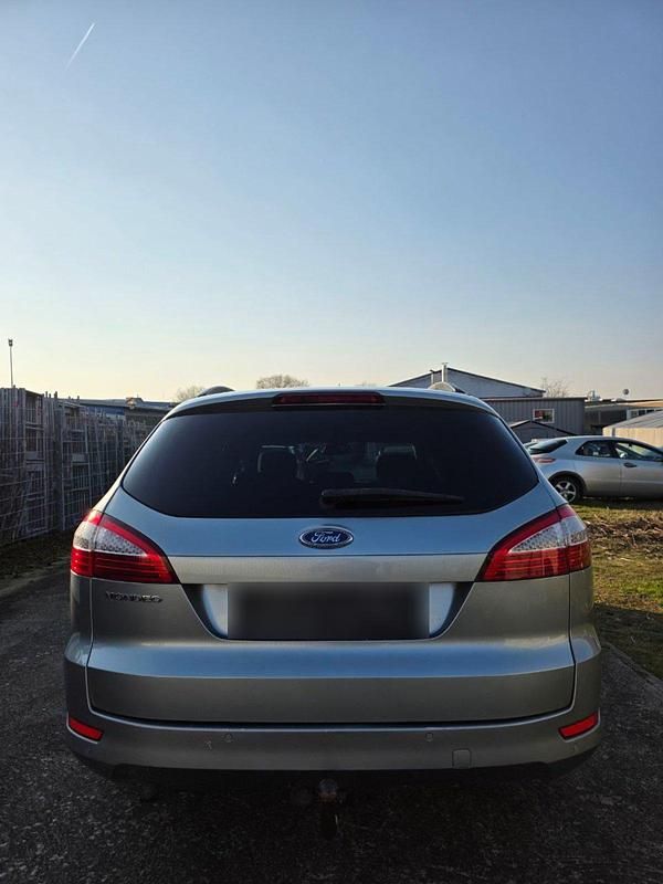 Gebraucht Ford Mondeo Titanium 145 PS (106 kW) 2009 Grau Kombi