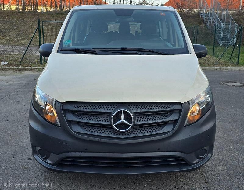 Gebraucht Mercedes Vito 163 PS (119 kW) 2018 Beige Van