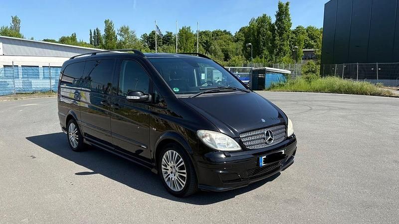 Schwarz Gebraucht 2009 Mercedes Viano Van / Kleinbus | 13.499 € (Fairer Preis) - Bild 1/4