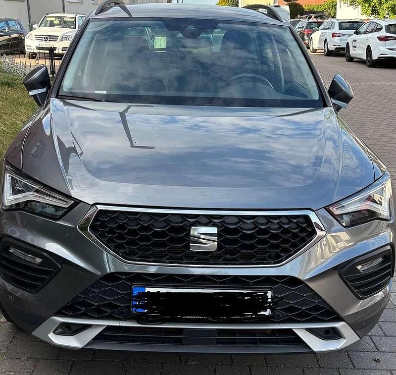 Grau Gebraucht 2024 Seat Ateca Style SUV | 27.500 € (Guter Preis) - Bild 1/4