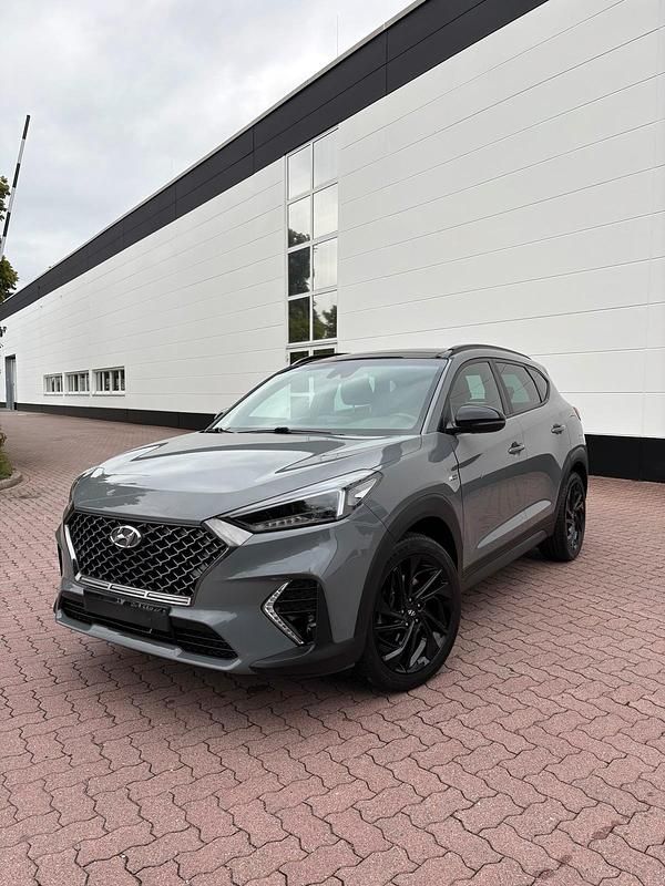 Grau Gebraucht 2020 Hyundai Tucson N Line SUV | 19.990 € (Etwas zu teuer) - Bild 1/4