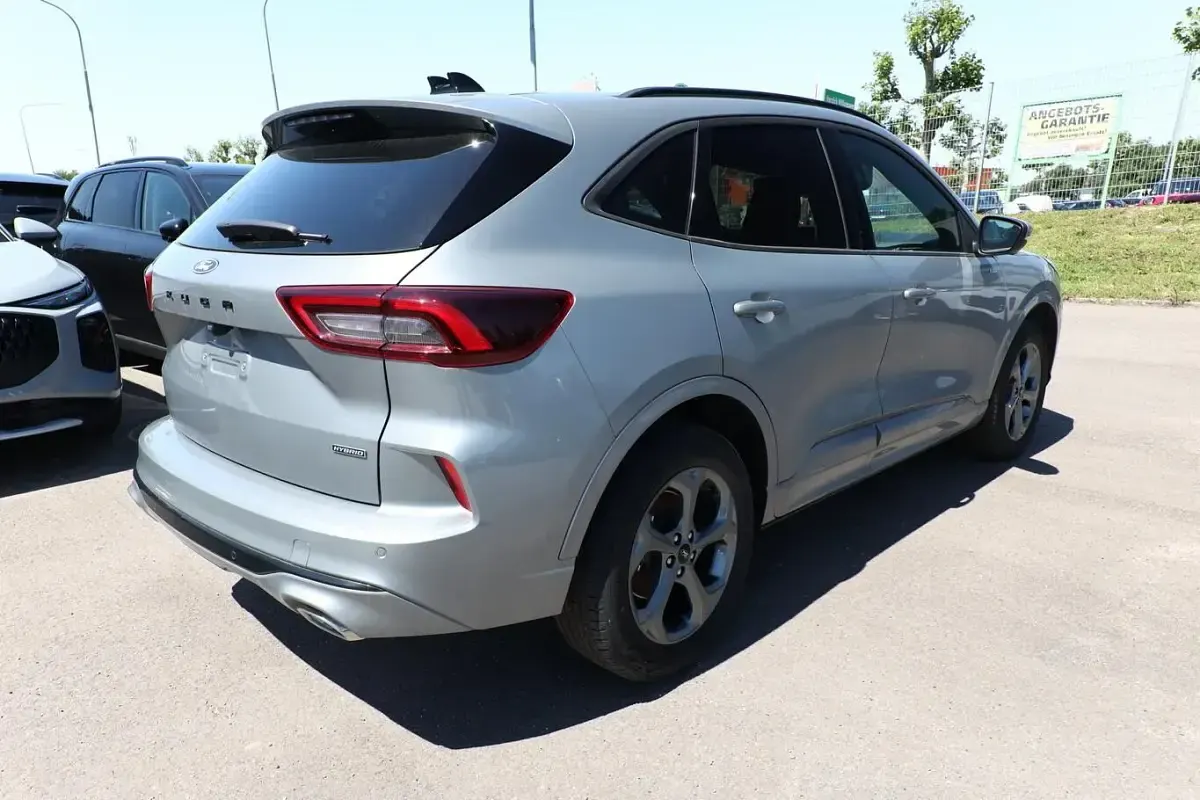 Neu Ford Kuga ST-Line 179 PS (131 kW) 2025 Solar silver metallic solar silver metallic SUV