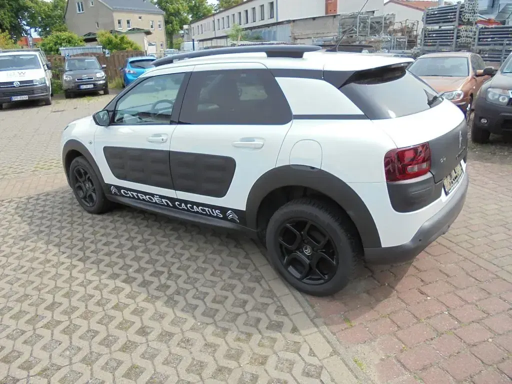 Gebraucht Citroën C4 Shine 82 PS (60 kW) 2016 Weiß Limousine