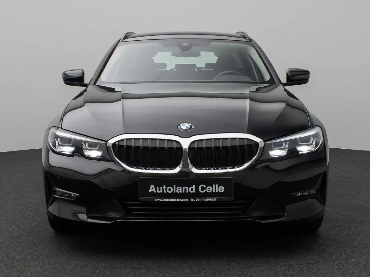 Gebraucht BMW 320 Sport Line 190 PS (139 kW) 2020 Schwarz Kombi