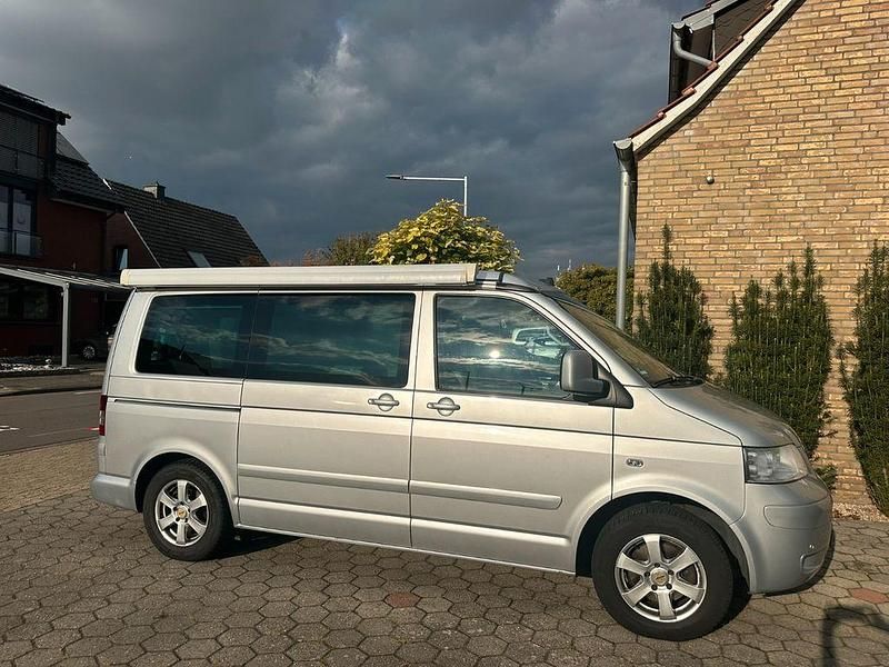 Silber Gebraucht 2006 VW T5 Comfortline Van | 27.500 € - Bild 1/4