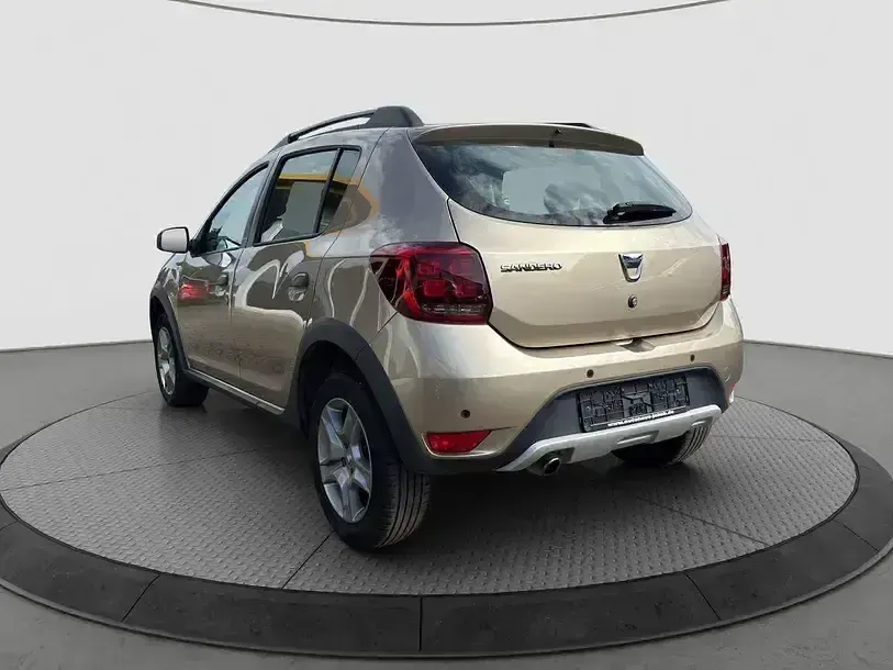 Gebraucht Dacia Sandero Celebration 90 PS (66 kW) 2018 Beige Limousine