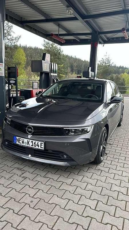 Grau Gebraucht 2023 Opel Astra Business Edition Kombi | 22.000 € (Guter Preis) - Bild 1/4