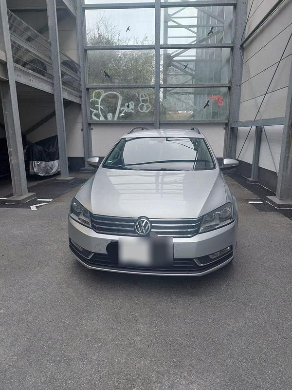 Używany VW Passat Exclusive 140 KM (102 kW) 2014 Srebrny Kombi