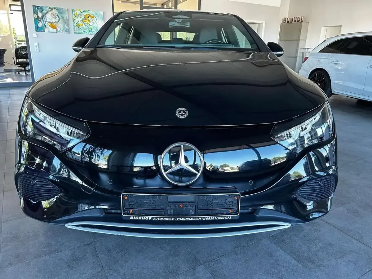 Gebraucht Mercedes 300 Advanced 180 kW (245 PS) 2023 Obsidianschwarz  metalliclack Limousine