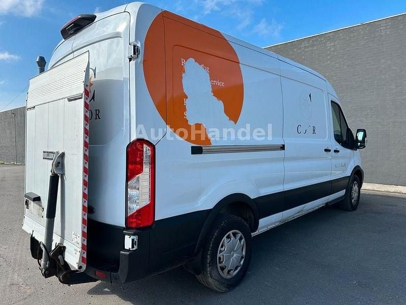 Gebraucht Ford Transit Trend 131 PS (96 kW) 2021 Weiß Van / Kleinbus