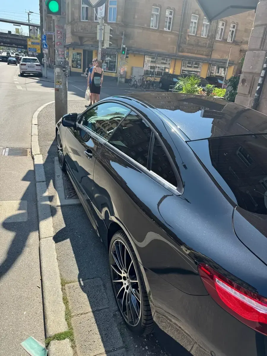Gebraucht Mercedes E220 194 PS (142 kW) 2019 Schwarz Coupé
