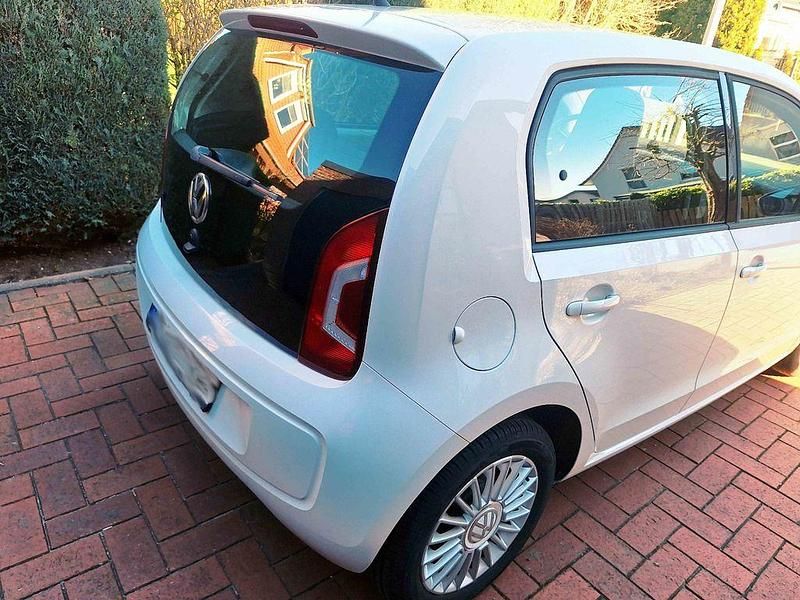 Gebraucht VW up! high up! 75 PS (55 kW) 2013 Weiß Kleinwagen