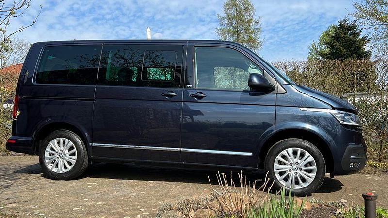 Usata VW Multivan 150 CV (110 kW) 2022 Blu Monovolume