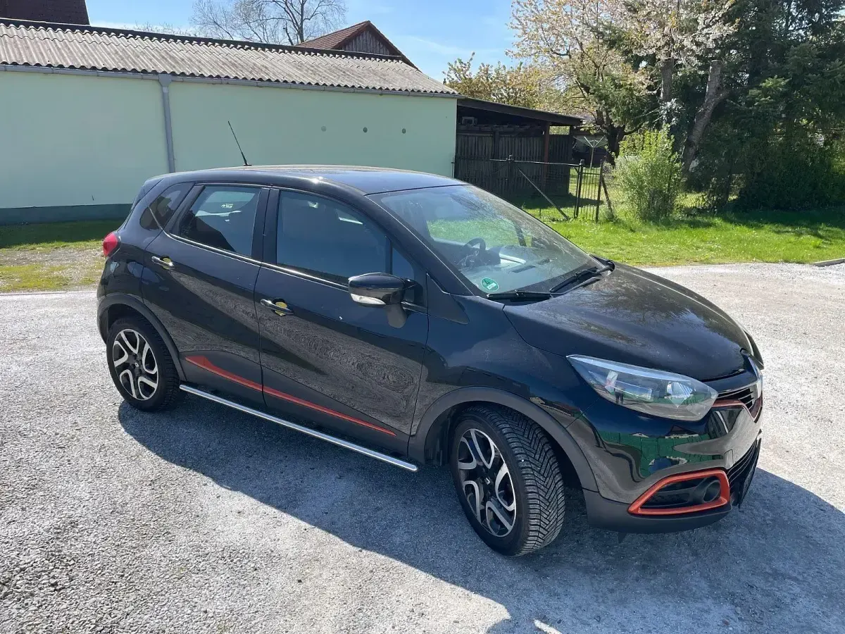 Używany Renault Captur 90 KM (66 kW) 2013 Czarny SUV