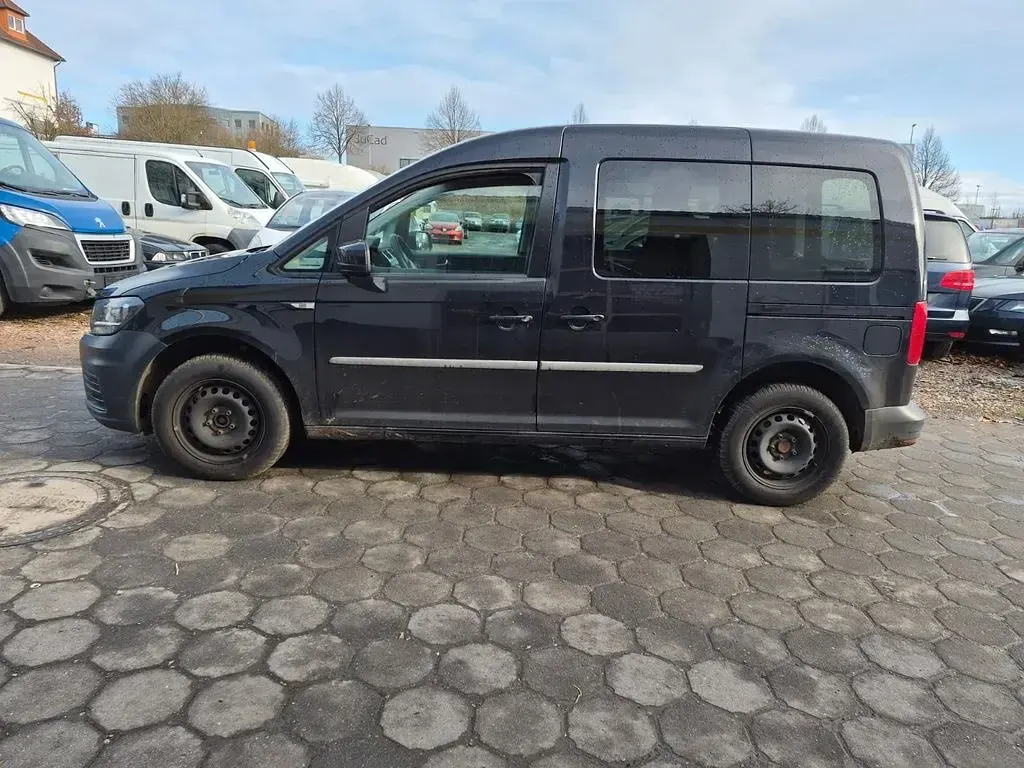 Gebraucht VW Caddy Trendline 75 PS (55 kW) 2017 Schwarz Van / Kleinbus
