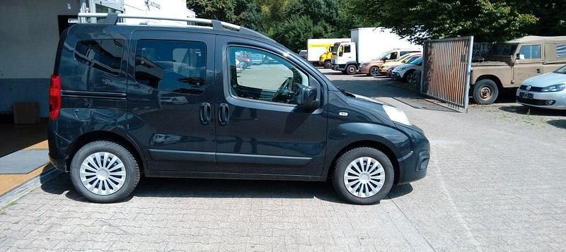 Gebraucht Fiat Qubo Lounge 95 PS (69 kW) 2017 Schwarz Van / Kleinbus