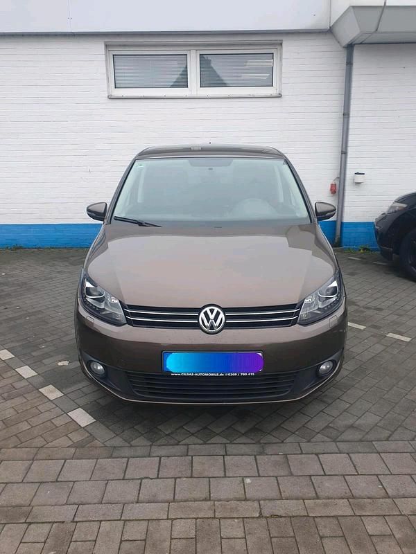 Gebraucht VW Touran 105 PS (77 kW) 2015 Braun Van / Kleinbus