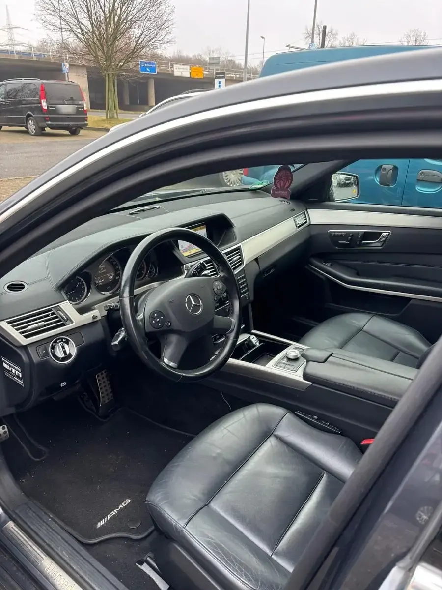 Second-hand Mercedes E350 265 CP (194 kW) 2010 Gri Berlinǎ