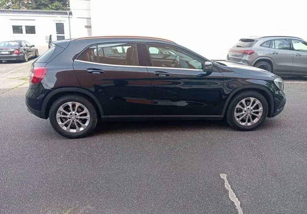 Gebraucht Mercedes GLA200 156 PS (114 kW) 2014 Schwarz SUV
