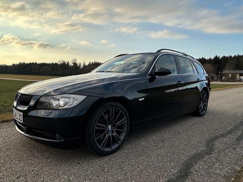 Gebraucht BMW 325 218 PS (160 kW) 2007 Grün Kombi