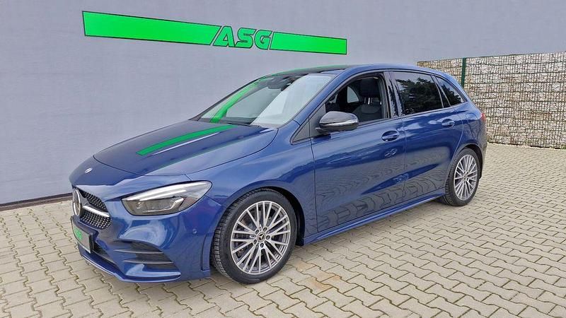 Blau Gebraucht 2019 Mercedes B220 AMG line Van / Kleinbus | 31.190 € (Teuer) - Bild 1/4