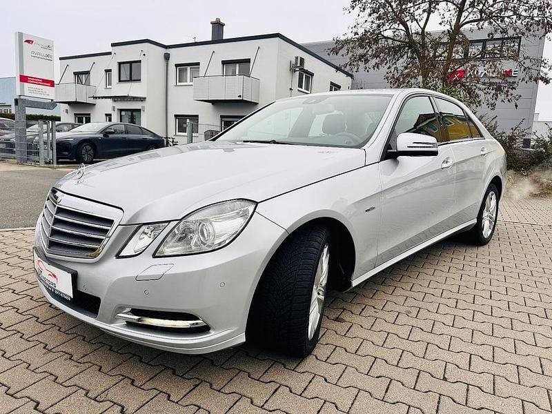 Gebraucht Mercedes E250 204 PS (150 kW) 2010 Silber Limousine
