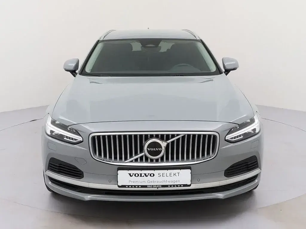 Gebraucht Volvo V90 Core 349 PS (256 kW) 2025 Grau Kombi