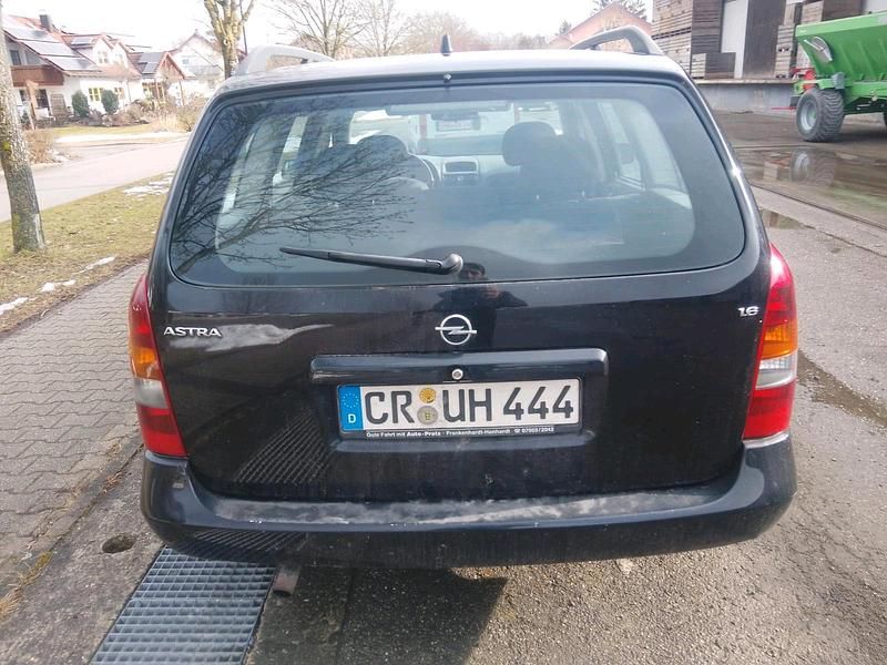 Gebraucht Opel Astra 75 PS (55 kW) 2003 Schwarz Kombi