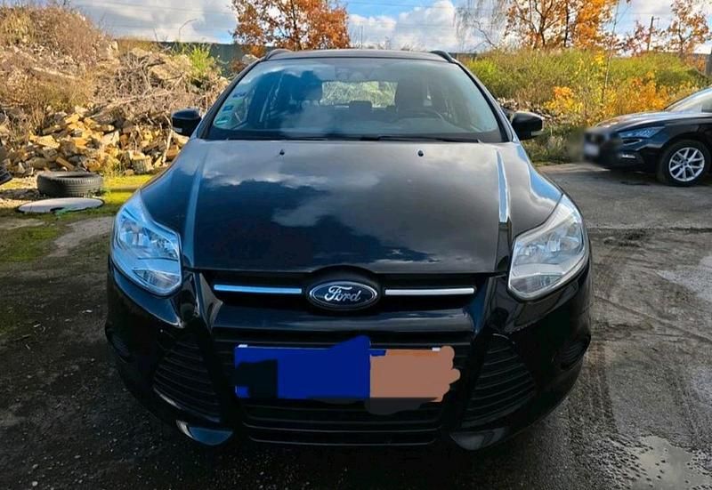 Gebraucht Ford Focus Trend 105 PS (77 kW) 2011 Schwarz Kombi