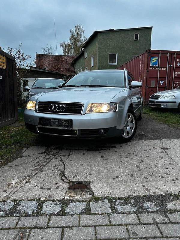 Second-hand Audi A4 131 CP (96 kW) 2003 Argintiu Break