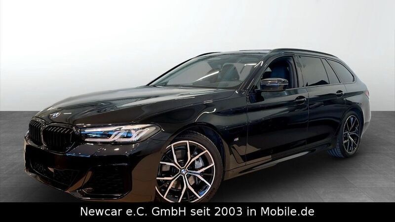 Black sapphire metallic Gebraucht 2024 BMW 530 M Sport Kombi | 63.070 € - Bild 1/4