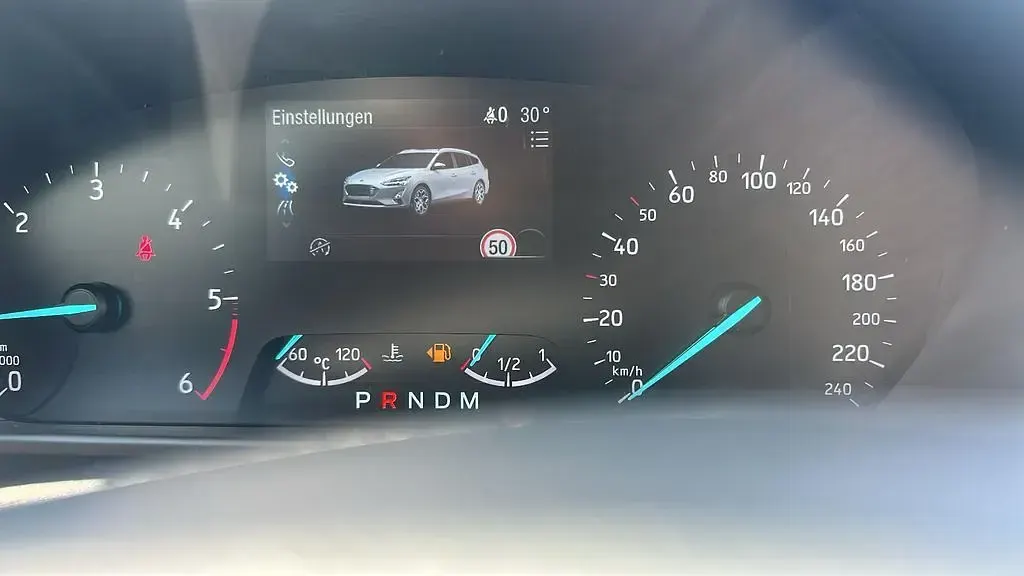 Gebraucht Ford Focus Titanium 120 PS (88 kW) 2019 Schwarz Limousine