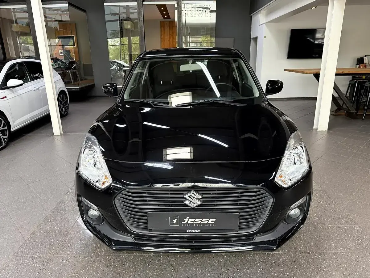 Gebraucht Suzuki Swift 90 PS (66 kW) 2019 Schwarz metallic Kleinwagen