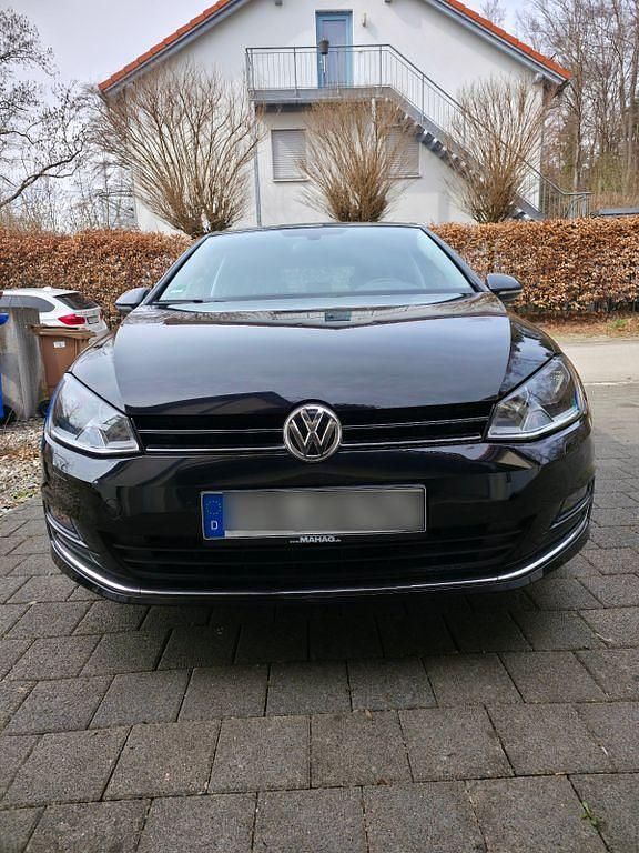 Gebraucht VW Golf VII LOUNGE 110 PS (80 kW) 2016 Schwarz Limousine